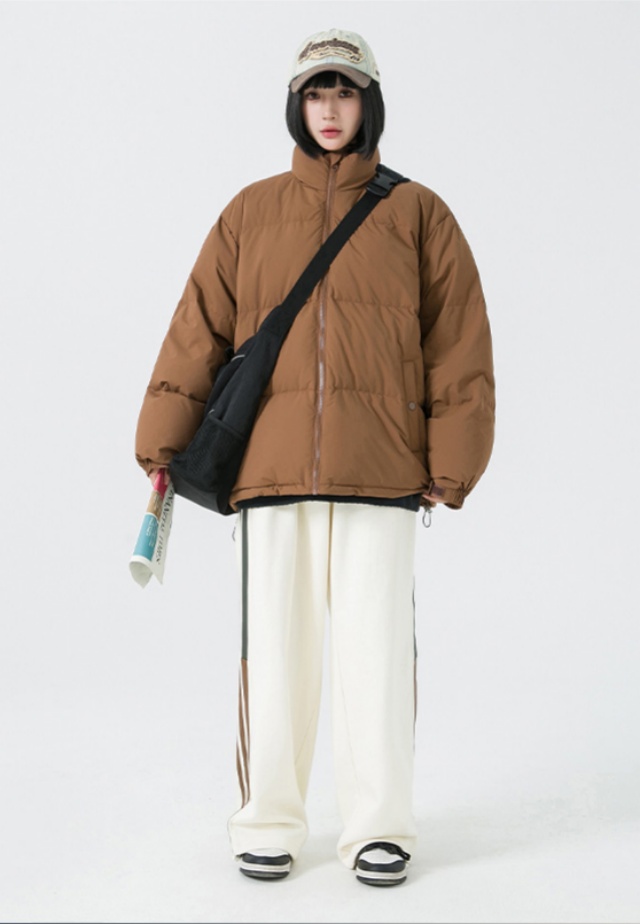 如果你對(duì)自己的身高不是很滿意，短款羽絨服搭配高腰闊腿讓你無(wú)限顯高.jpg