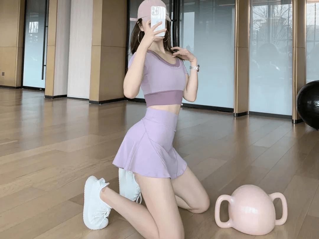 性感身材的誘惑，從穿上瑜伽運動服開始！